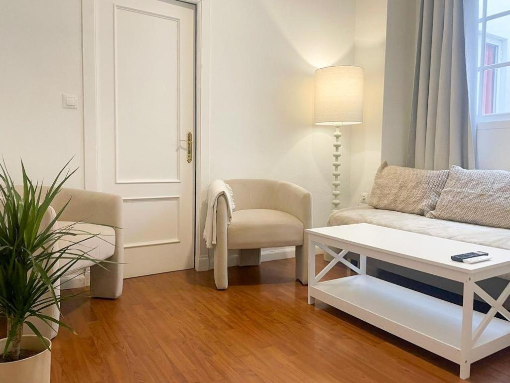 Apartamentos Malaga Centro Экстерьер фото